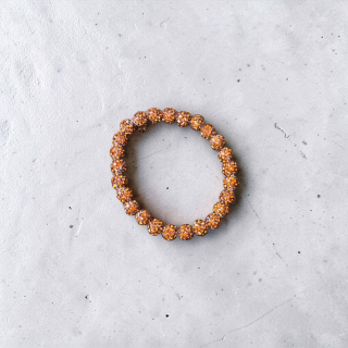 Náramek bižuterní s korálky shamballa